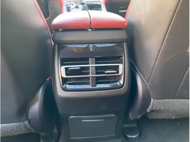 Car image 31