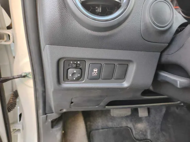 Car image 34