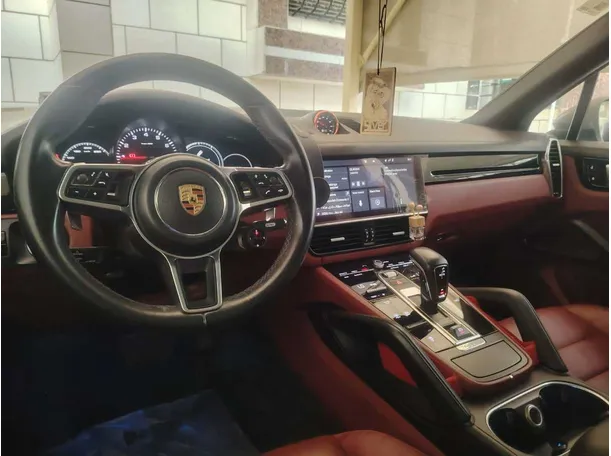 Car image 30