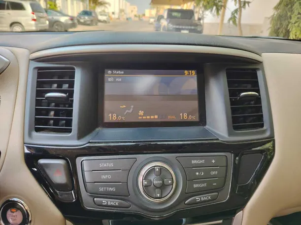 Car image 26