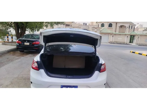Car image 20