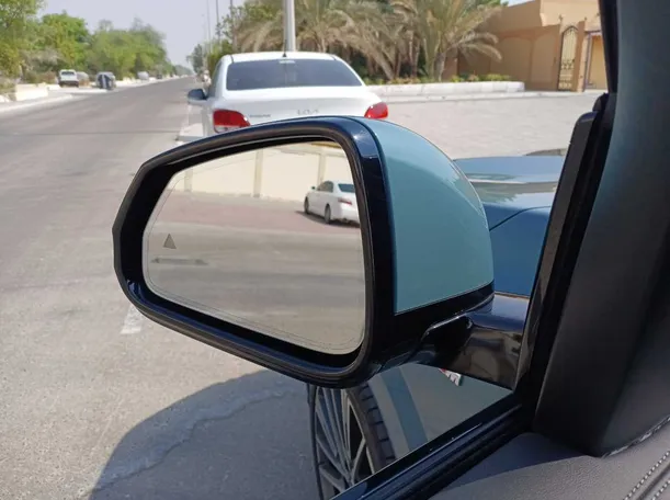 Car image 21