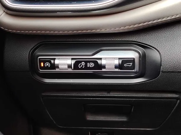 Car image 29