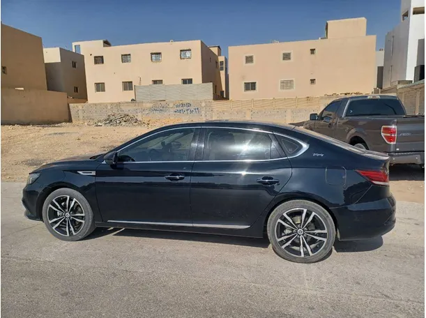 Car image 8