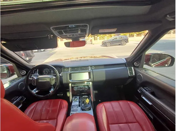 Car image 14
