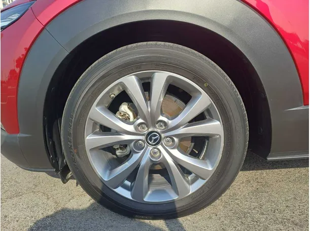 Car image 18