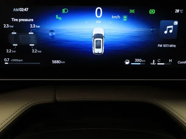 Car image 6