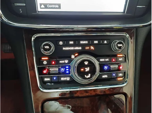 Car image 22