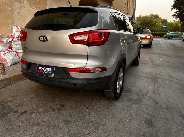 Car image 5