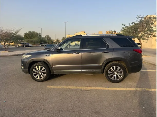 Car image 8