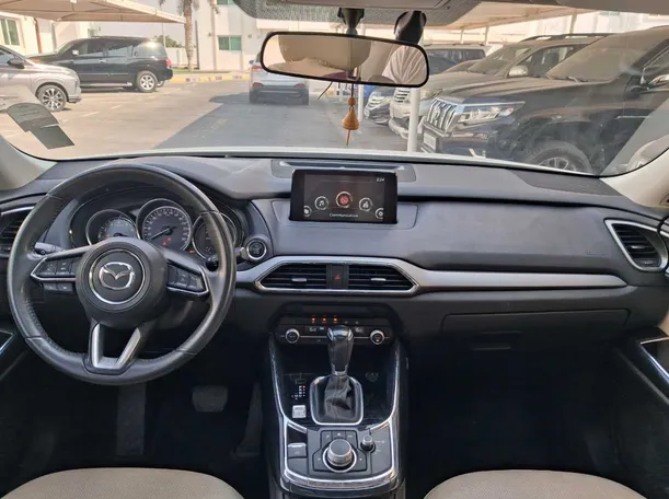 Car image 16