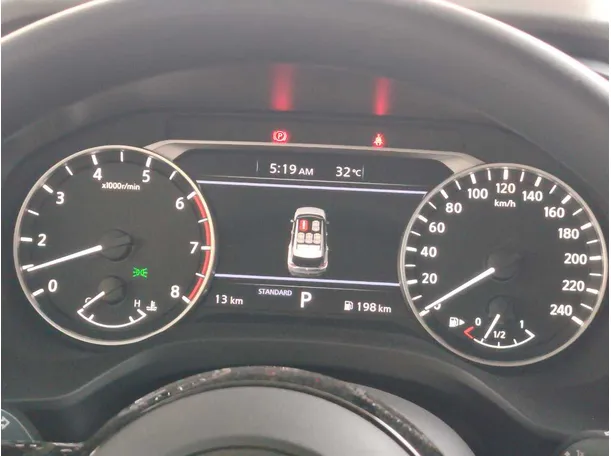 Car image 25