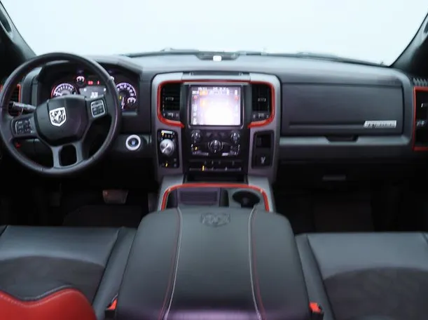Car image 14