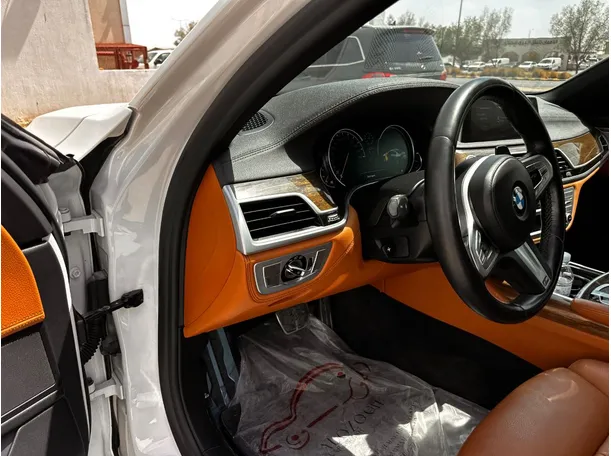 Car image 27