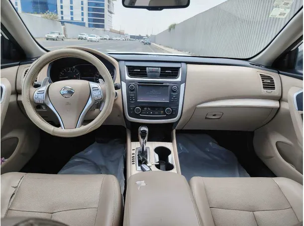 Car image 23