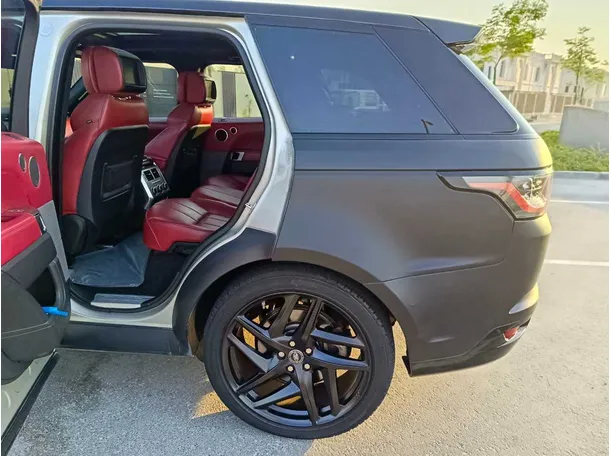 Car image 16