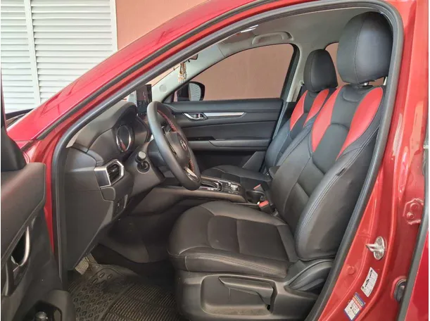 Car image 12
