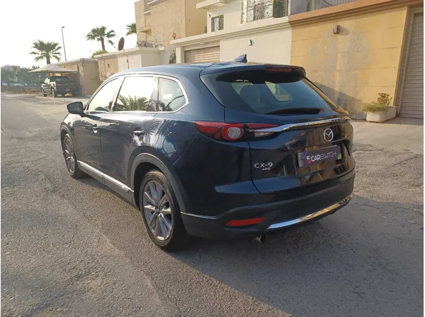 Car image 7
