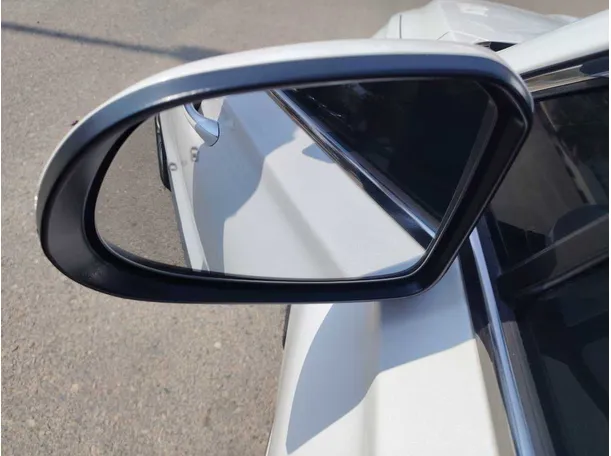 Car image 34