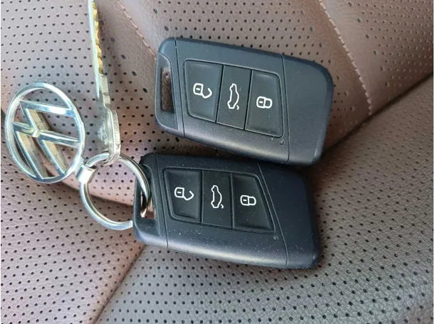Car image 36