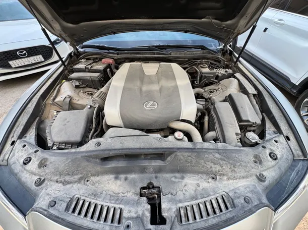 Car image 26