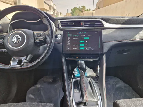 Car image 17