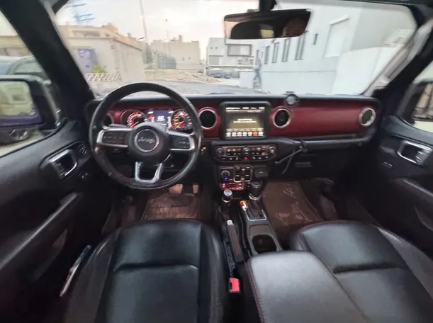 Car image 15
