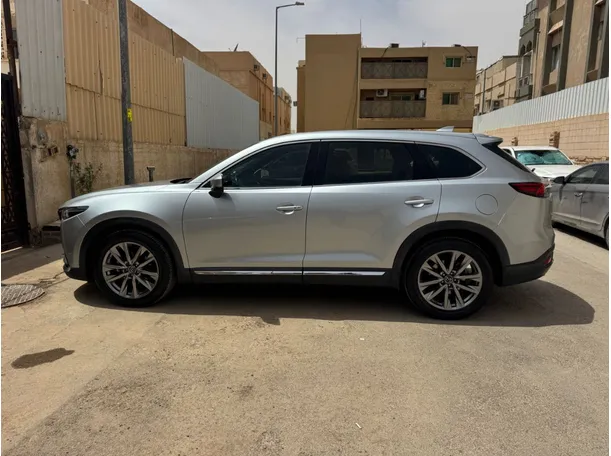 Car image 8
