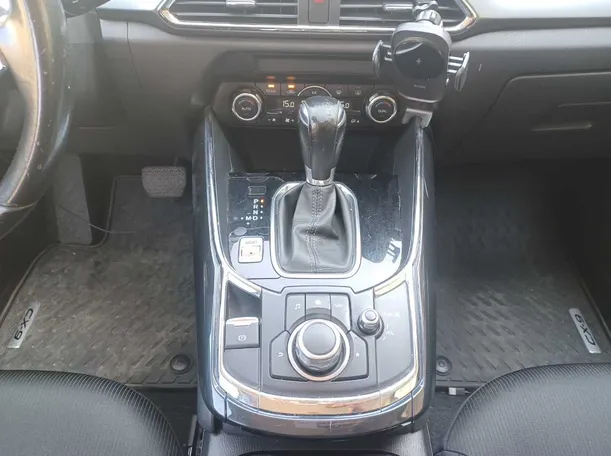 Car image 13