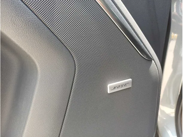 Car image 27