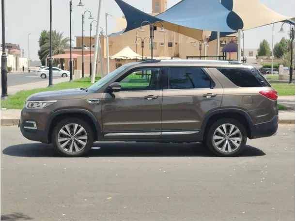 Car image 8