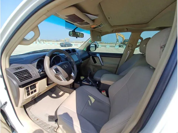 Car image 11