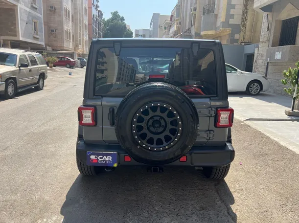 Car image 6