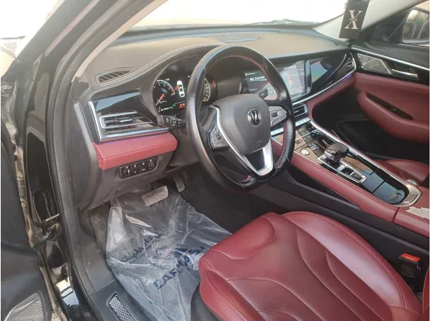 Car image 11
