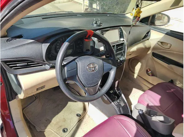 Car image 13