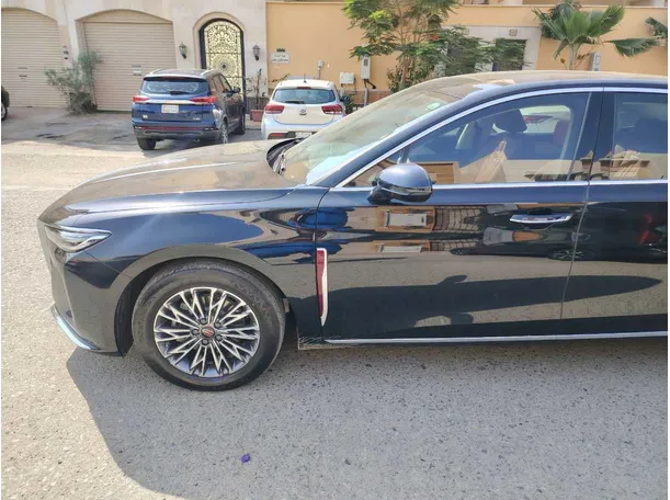 Car image 11