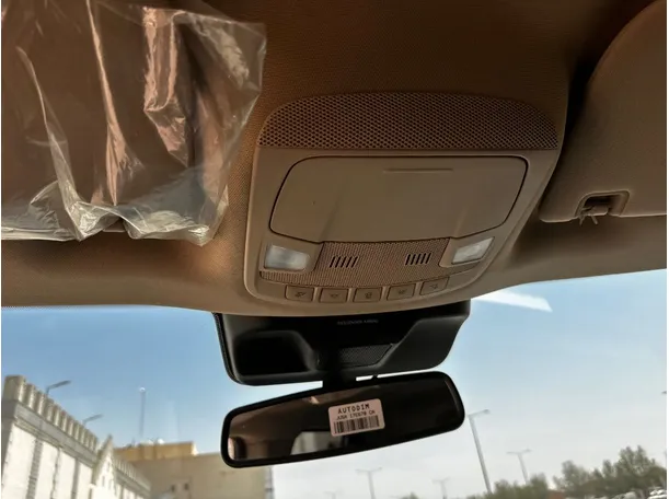 Car image 25