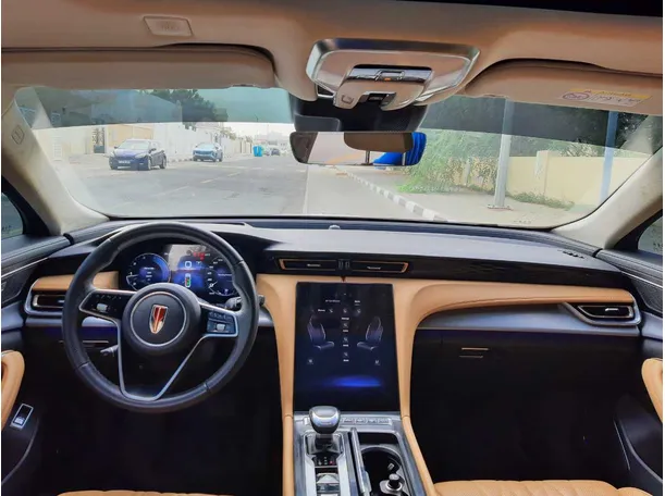 Car image 14