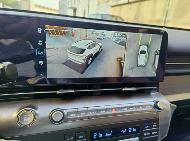 Car image 37
