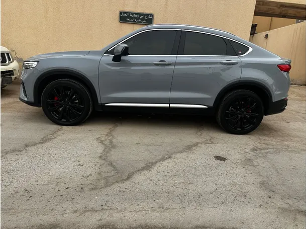 Car image 8
