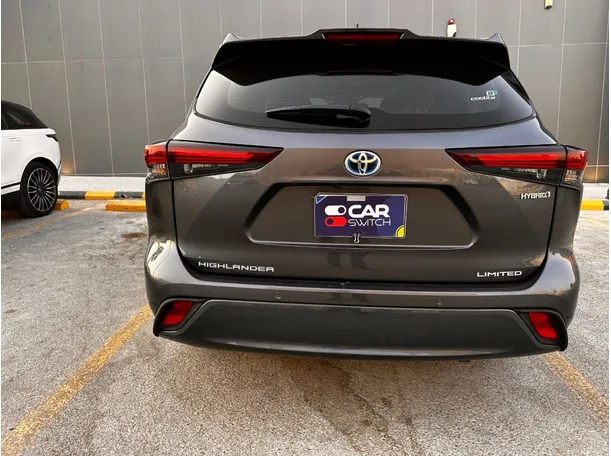 Car image 6