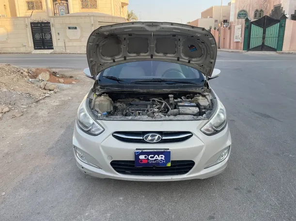 Car image 23