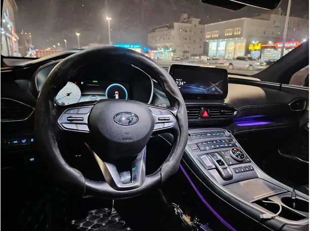 Car image 27