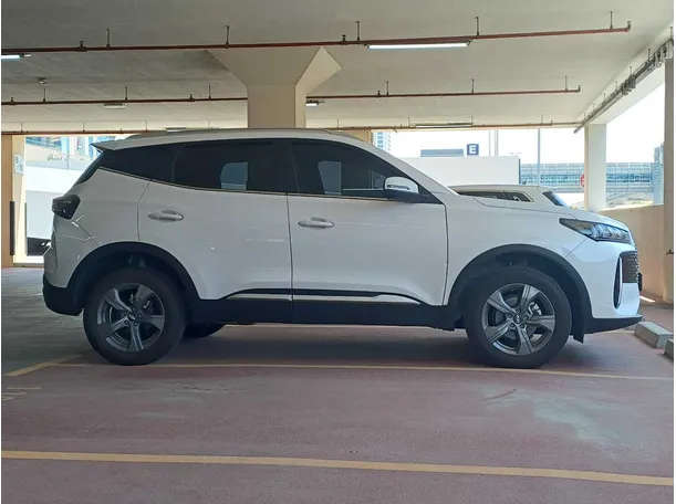 Car image 8