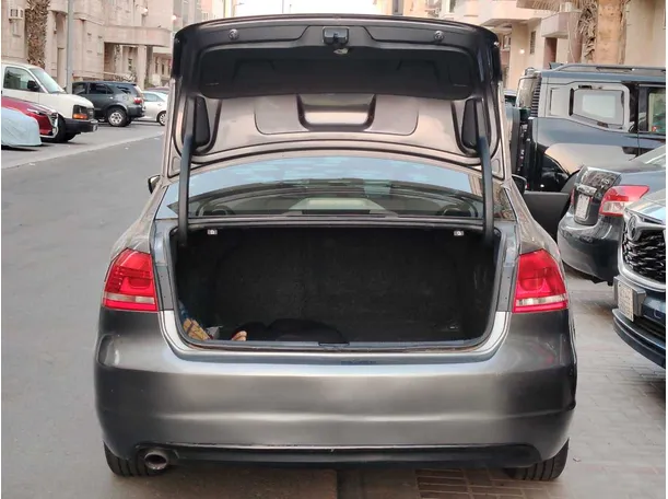 Car image 23