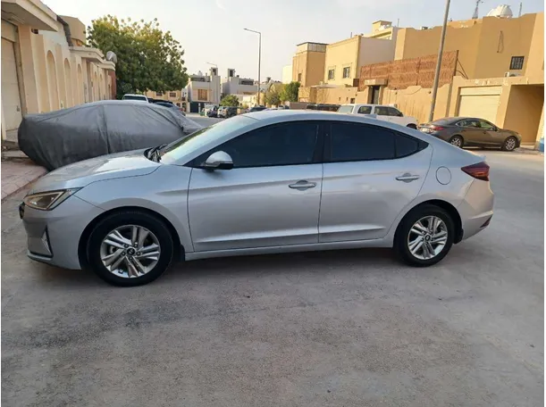 Car image 8