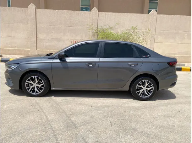 Car image 8