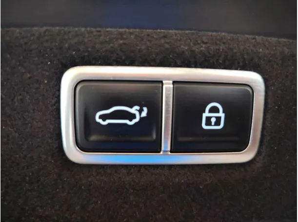 Car image 33