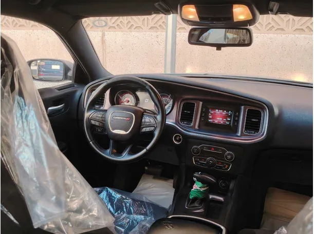 Car image 17