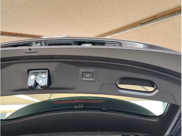 Car image 39